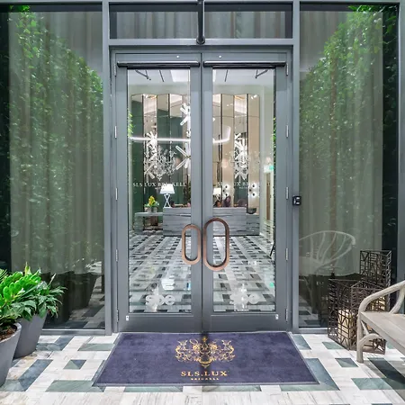 City Escapes Suites At Sls Lux Brickell Building-3