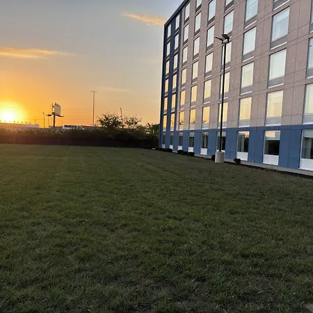 Delta Hotels By Marriott Indianapolis Airport-2