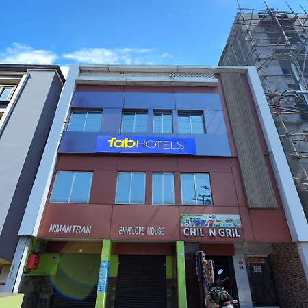 Fabhotel New Central-3