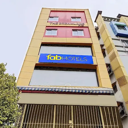 Fabhotel Dreamland-3