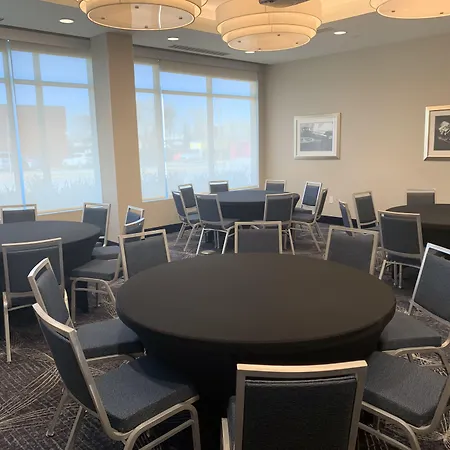 La Quinta Inn & Suites By Wyndham Kansas City Beacon Hill-3