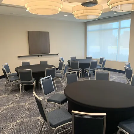La Quinta Inn & Suites By Wyndham Kansas City Beacon Hill-2
