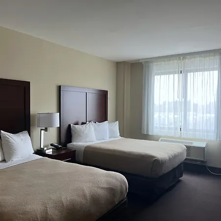 Lotus Blu Inn & Suites-3