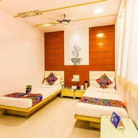 Hotel Satellite-2