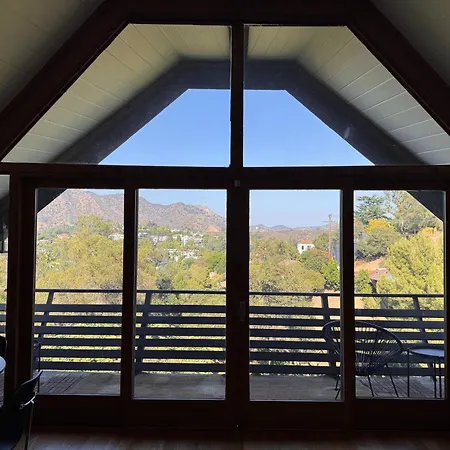 Architectural Marvel In Hollywood Hills With Views-2