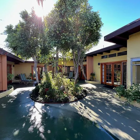 Atrium Palm Springs - G A Y Mens Resort-2
