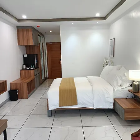 Rosh Hotel-2