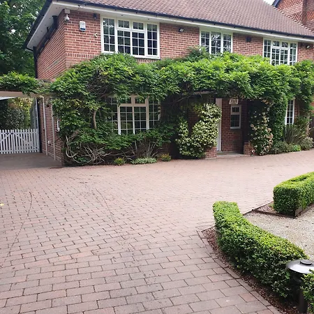 Little Robin Gate - Free Parking - Central - 10 Min Walk To Train Station-2