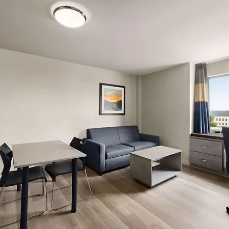 Microtel Inn & Suites Dorval Qc-2