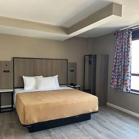 Regal Inn & Suites New York Laguardia Hotel-2