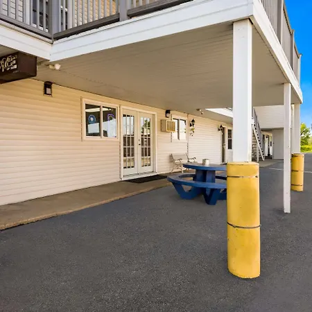 Rodeway Inn La Crosse-3