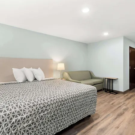 Woodspring Suites Savannah West Chatham Parkway-2
