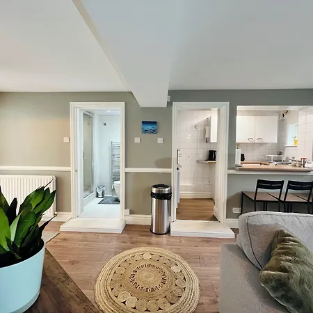Mossley Hill Retreat-2