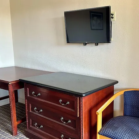 Regency Inn Fresno-3