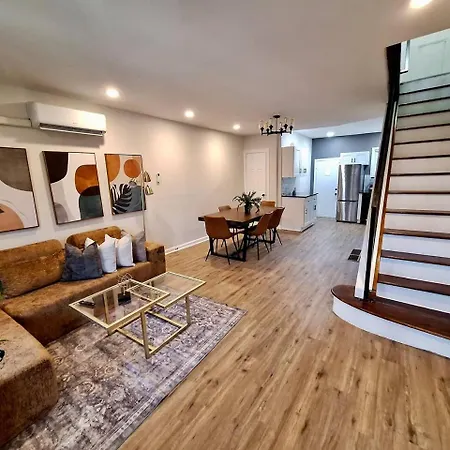 Bi-Level 3 Bedroom Plus Finished Basement That Sleeps 12-3