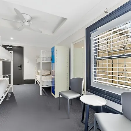 London Gate Backpackers Hotel-3