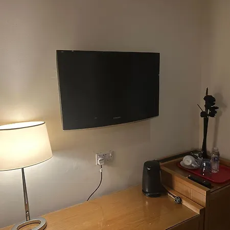 Acorn Lodge Hotel Gatwick & Parking-3