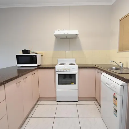 Tradewinds Mcleod Holiday Apartments-2