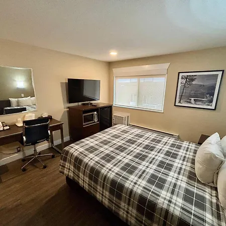 Rodeway Inn & Suites-3