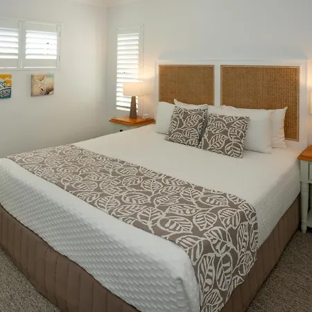 Waters Edge Apartment Cairns-2