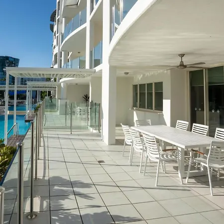 Waters Edge Apartment Cairns-3