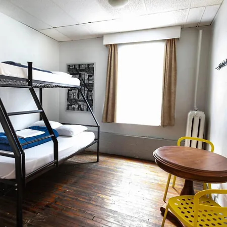 The Cambie Hostel Gastown-3