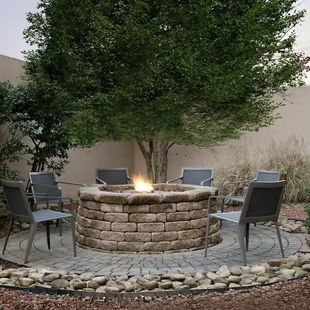 Courtyard Greensboro Airport-3