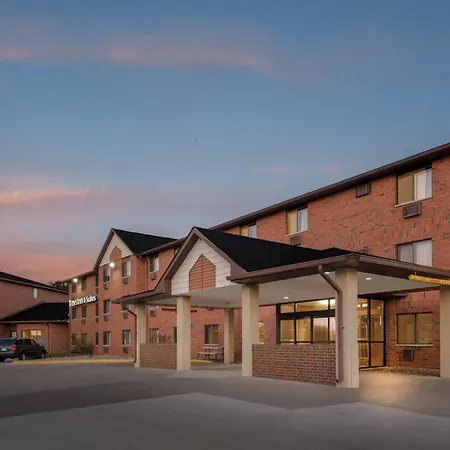 Days Inn & Suites By Wyndham Des Moines Airport-3