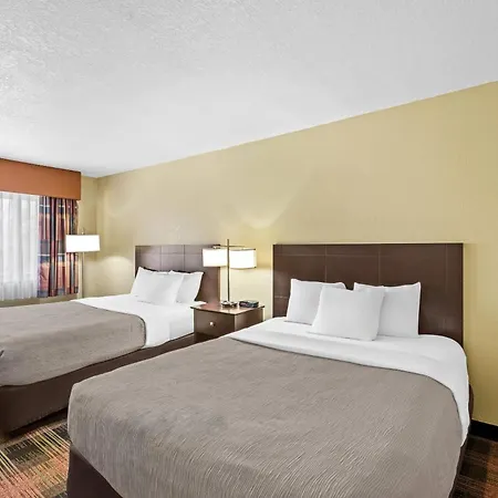 Quality Inn & Suites Des Moines Airport-3