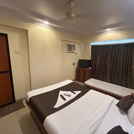 Hotel Lucky Near Nesco-2