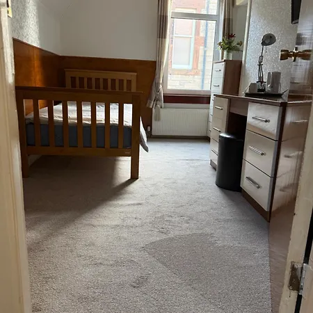 Hillhouse-2