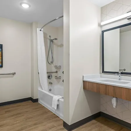 Everhome Suites Rochester Greece-2