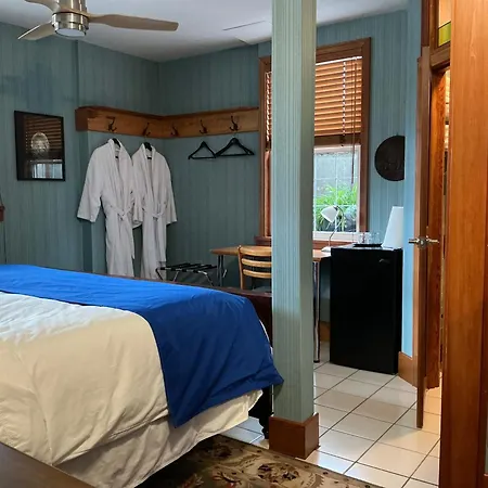 Blackbird Glen Bed And Breakfast, Glenmore, Kelowna, Bc-3