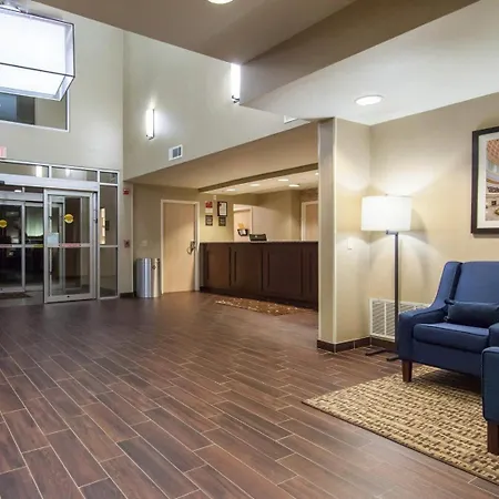 Comfort Suites Tulsa Central-3