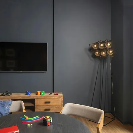 Moxy London Heathrow Airport-2