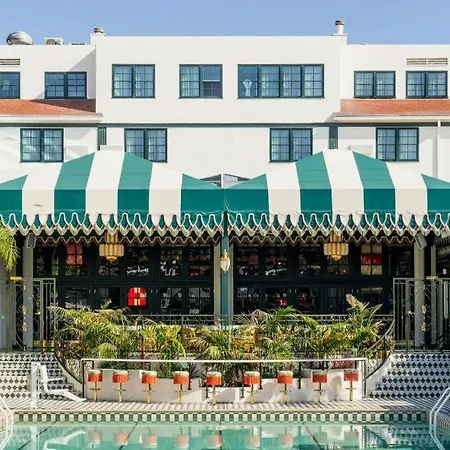 The Lafayette Hotel, Swim Club & Bungalows-3