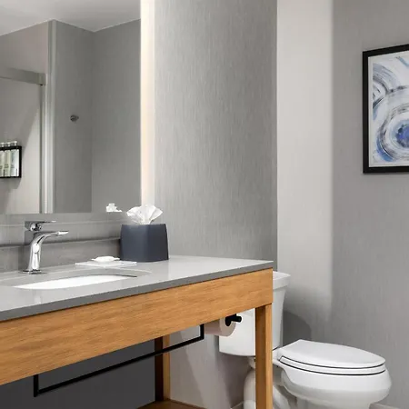 Hyatt Place Toronto Airport-3