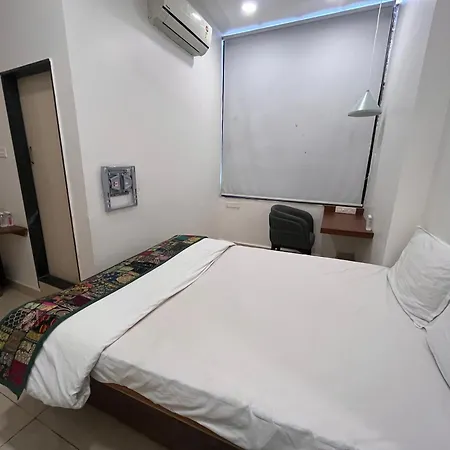 Hotel Golden Leaf-3