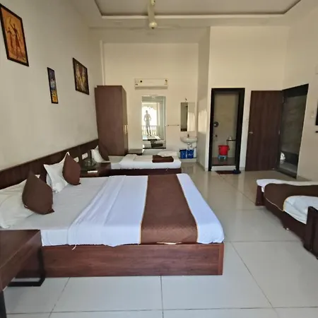 Hotel Lakshya Sheesh Mahal-2