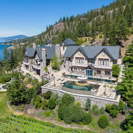Chateau Okanagan-2