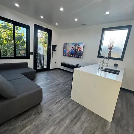Burbank - Starlight Hills Private Luxury Guest House-3