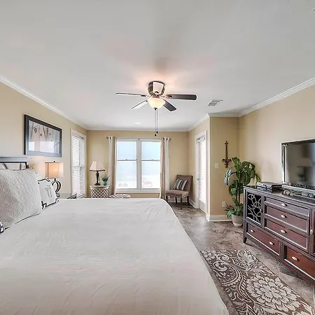 Emerald Belle - Gulf Front Home With Ocean Views & Spacious Deck-3