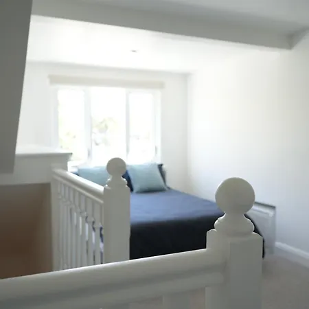 Elegant, Sunny House - 3 Bedrooms, 2 Bathrooms-3