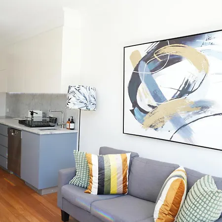 Elegant, Sunny House - 3 Bedrooms, 2 Bathrooms-2