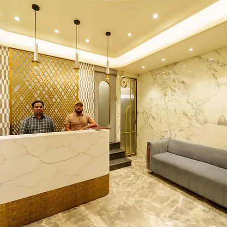 La Hotel Metro Near Bkc-2