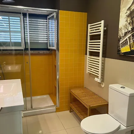Alvalade II Airport Guest House-3