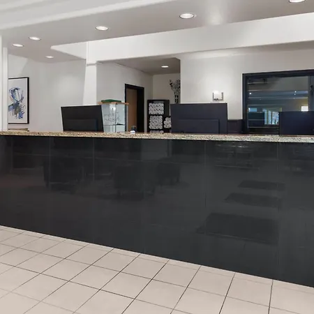 Super 8 By Wyndham Quebec City-2