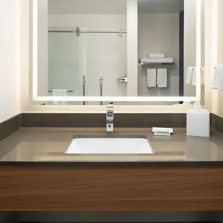 Fairfield Inn & Suites By Marriott Newark Liberty International Airport-3