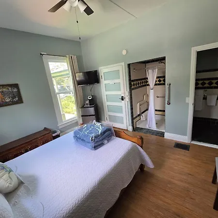Cherokee Lodge-2