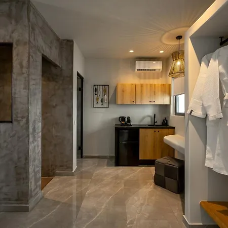 Kudos Suites Firostefani-3